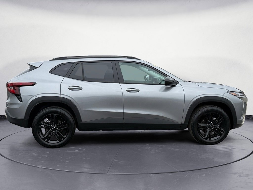 Used 2025 Chevrolet Trax ACTIV w/ Driver Confidence Package image 11