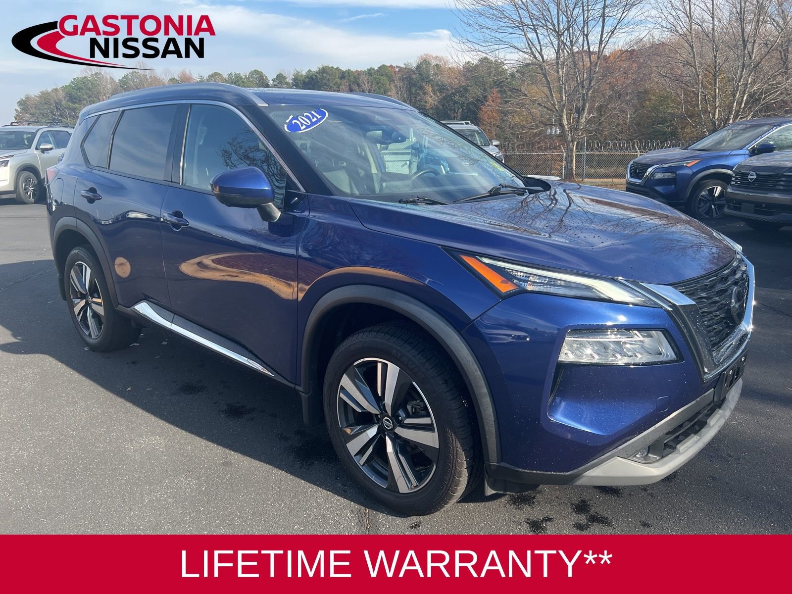 Used 2021 Nissan Rogue SL image 2