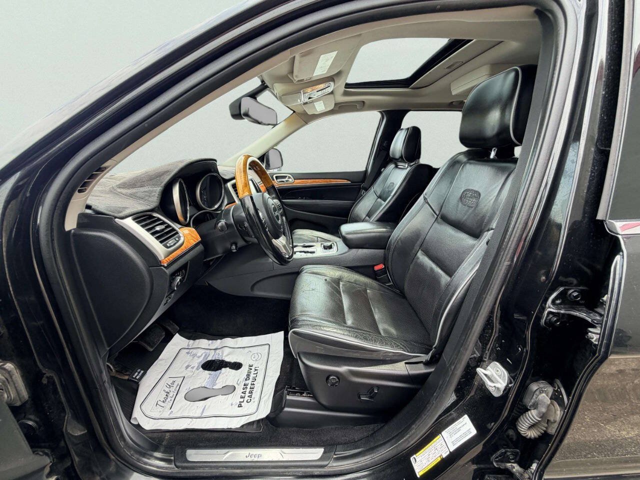 Used 2012 Jeep Grand Cherokee Overland AWD/4WD image 16