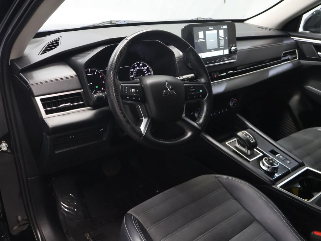 Used 2024 Mitsubishi Outlander SE FWD image 18