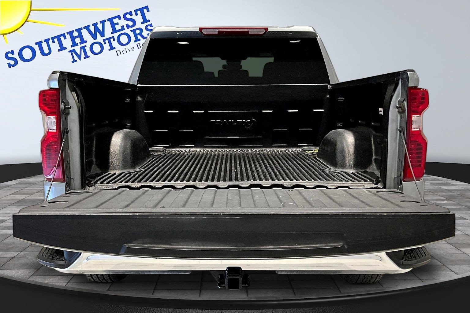 Used 2026 Chevrolet Silverado 1500 LT AWD/4WD image 8