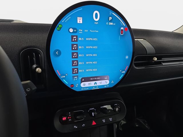 Used 2025 MINI Cooper 2-Door Hardtop FWD image 17