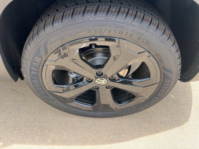 New 2026 Volkswagen Taos SEL AWD/4WD image 11