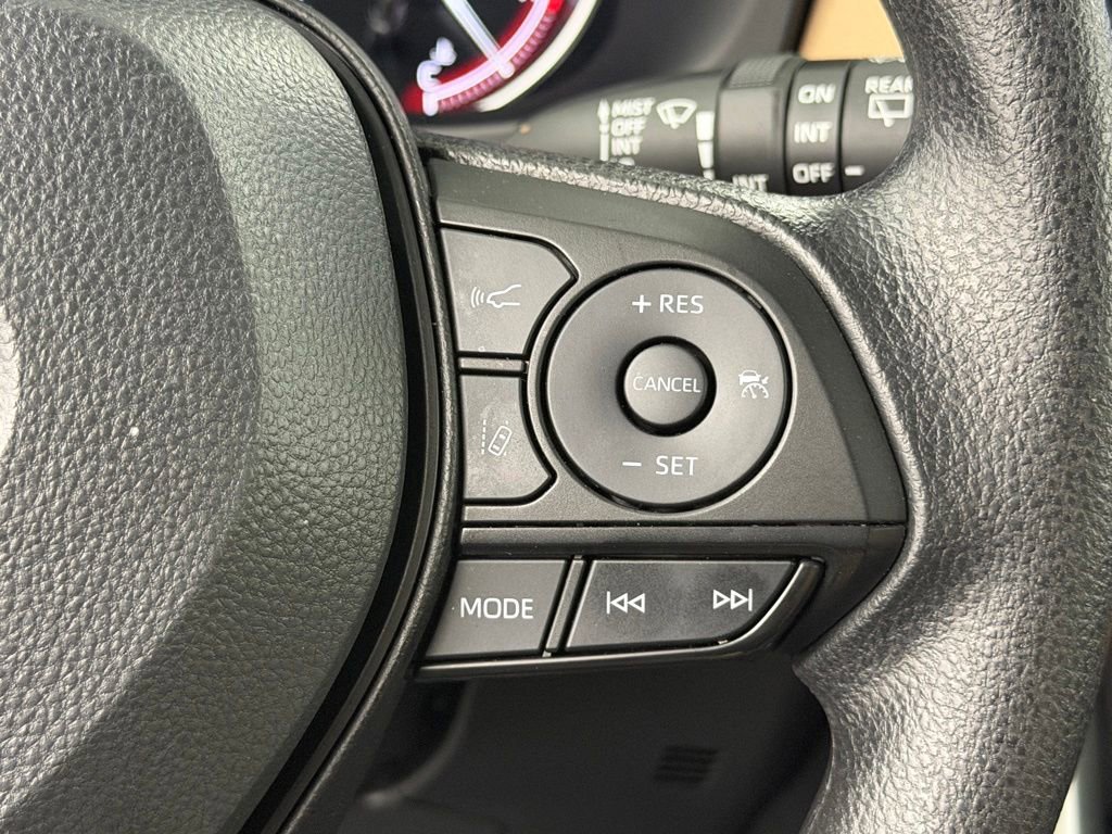 Certified 2025 Toyota RAV4 XLE w/ Convenience Package FWD image 28