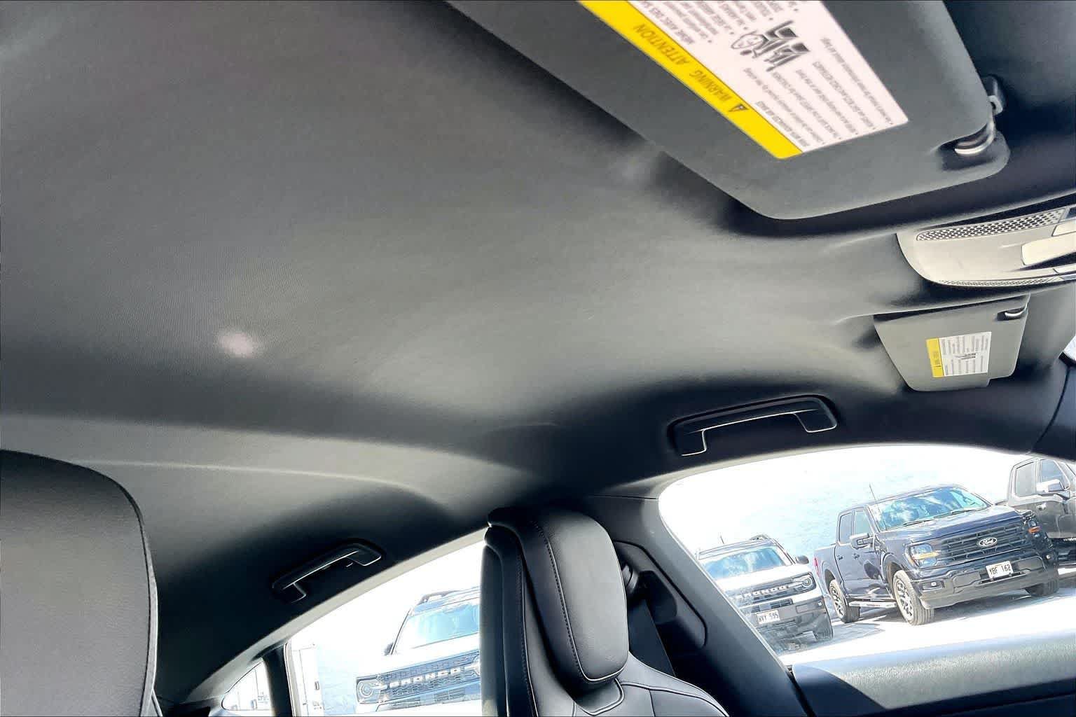 Used 2023 Porsche Taycan RWD image 30