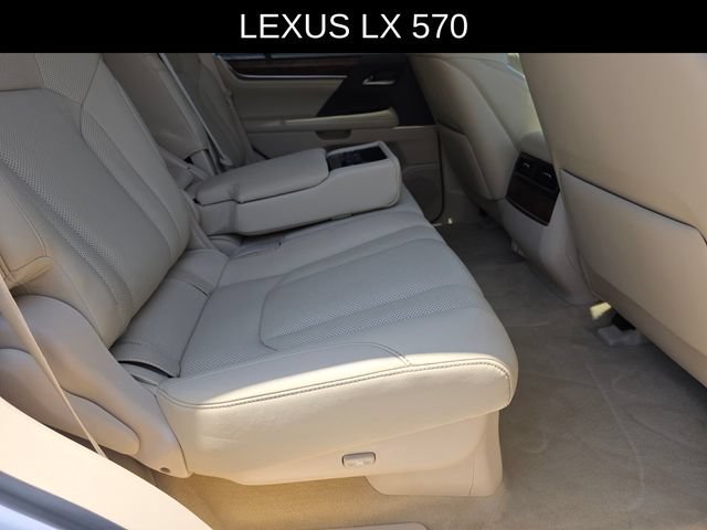 Used 2021 Lexus LX 570 4WD w/ Luxury Package image 13