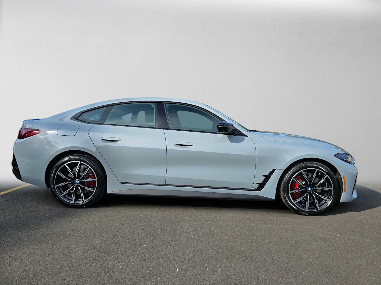 Used 2025 BMW i4 xDrive40i w/ M Sport Package AWD/4WD image 2