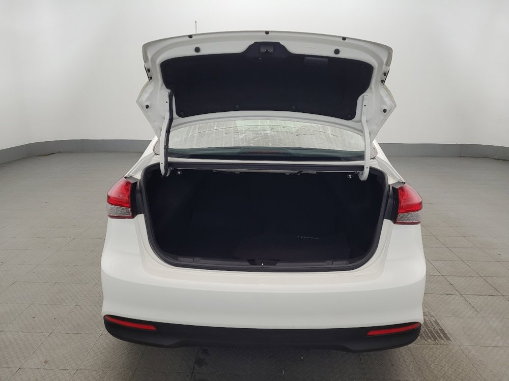 Used 2017 Kia Forte LX FWD image 29