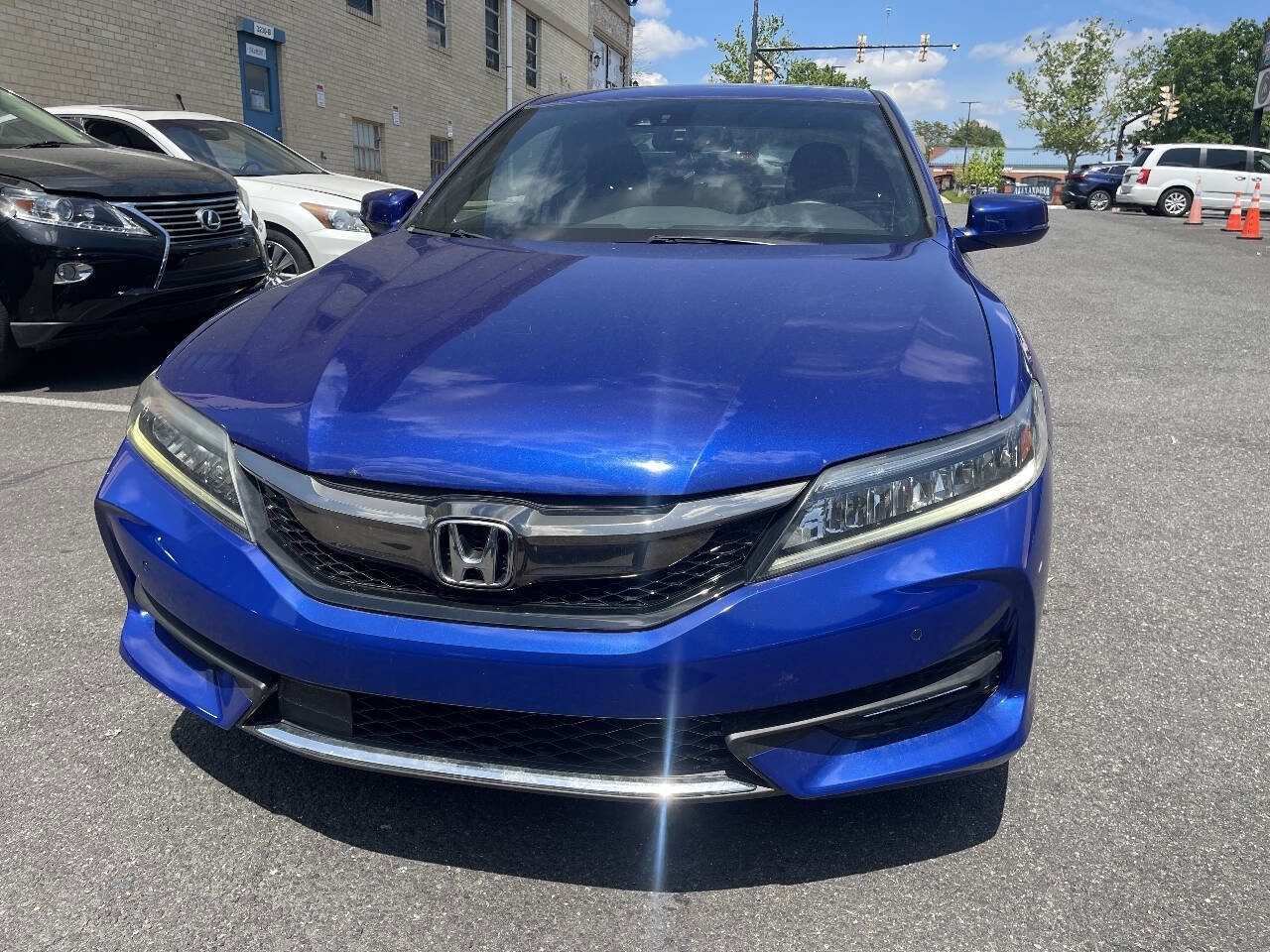 Used 2016 Honda Accord Touring image 3