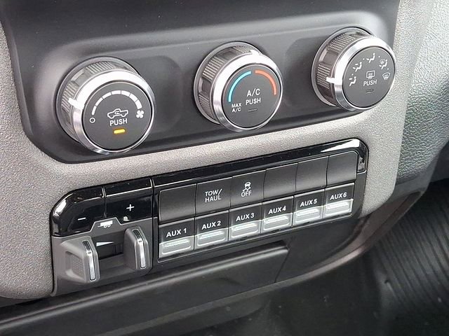 Used 2024 RAM 2500 Tradesman w/ Chrome Appearance Group AWD/4WD image 10