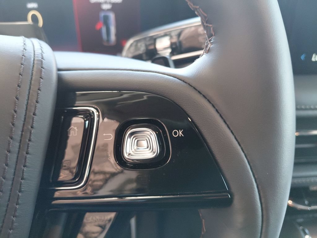 New 2026 Lincoln Aviator AWD image 18