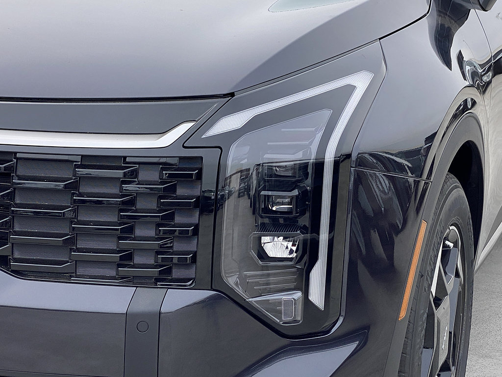 New 2026 Kia Sportage EX FWD image 8