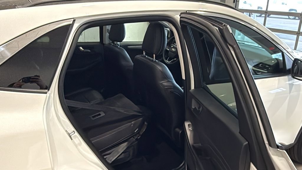 Used 2021 Ford Escape SEL image 16