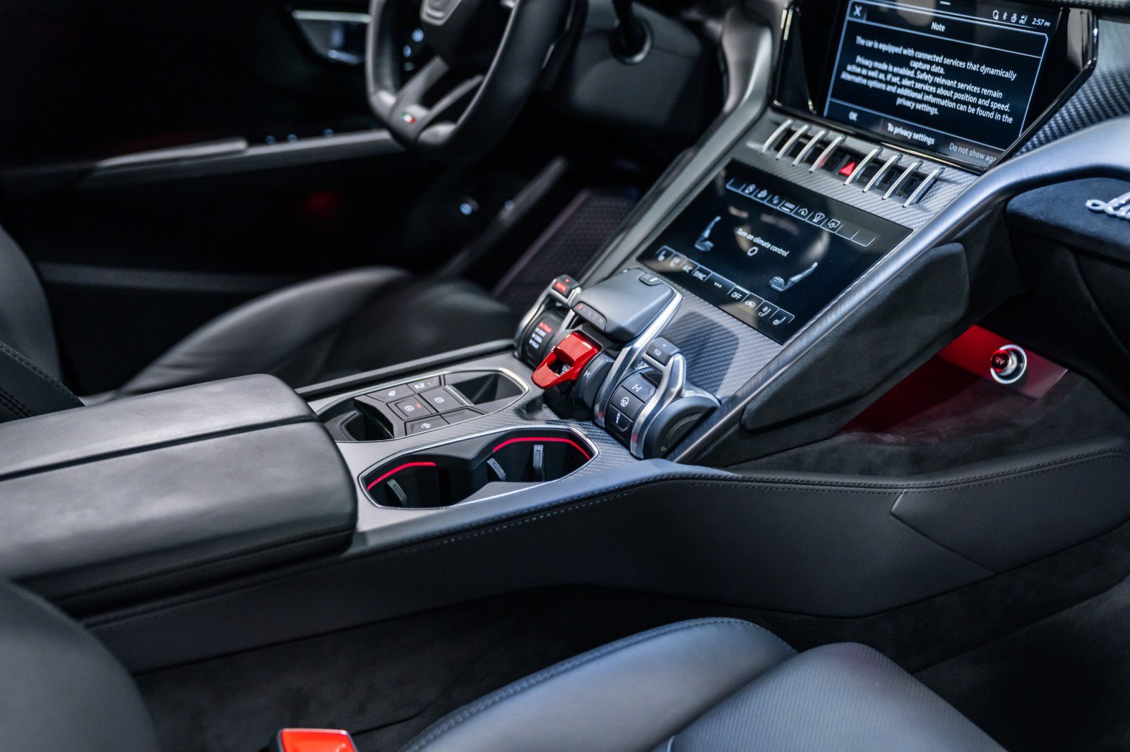 Used 2024 Lamborghini Urus Performante AWD/4WD image 20