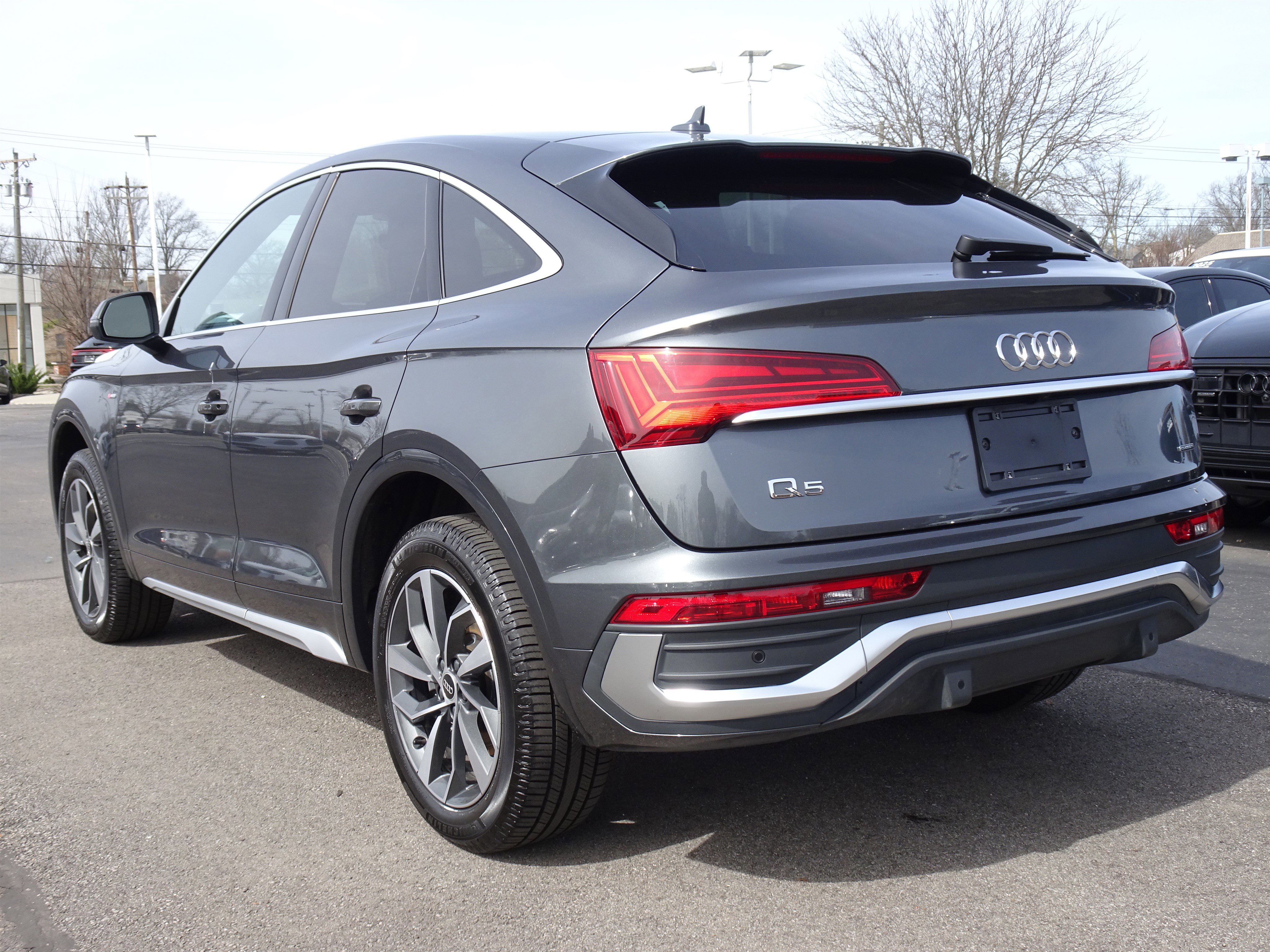 Certified 2023 Audi Q5 2.0T Premium Plus w/ Premium Plus Package AWD/4WD image 3