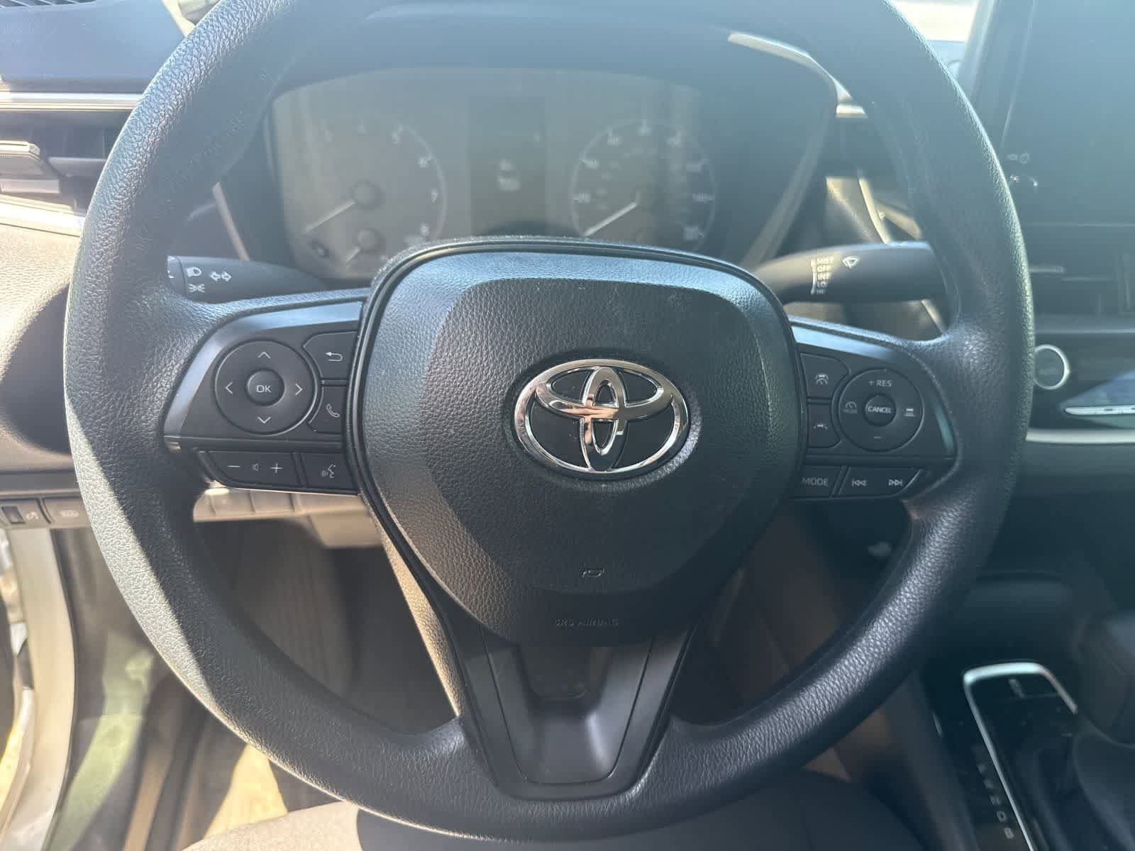 Used 2025 Toyota Corolla LE FWD image 17