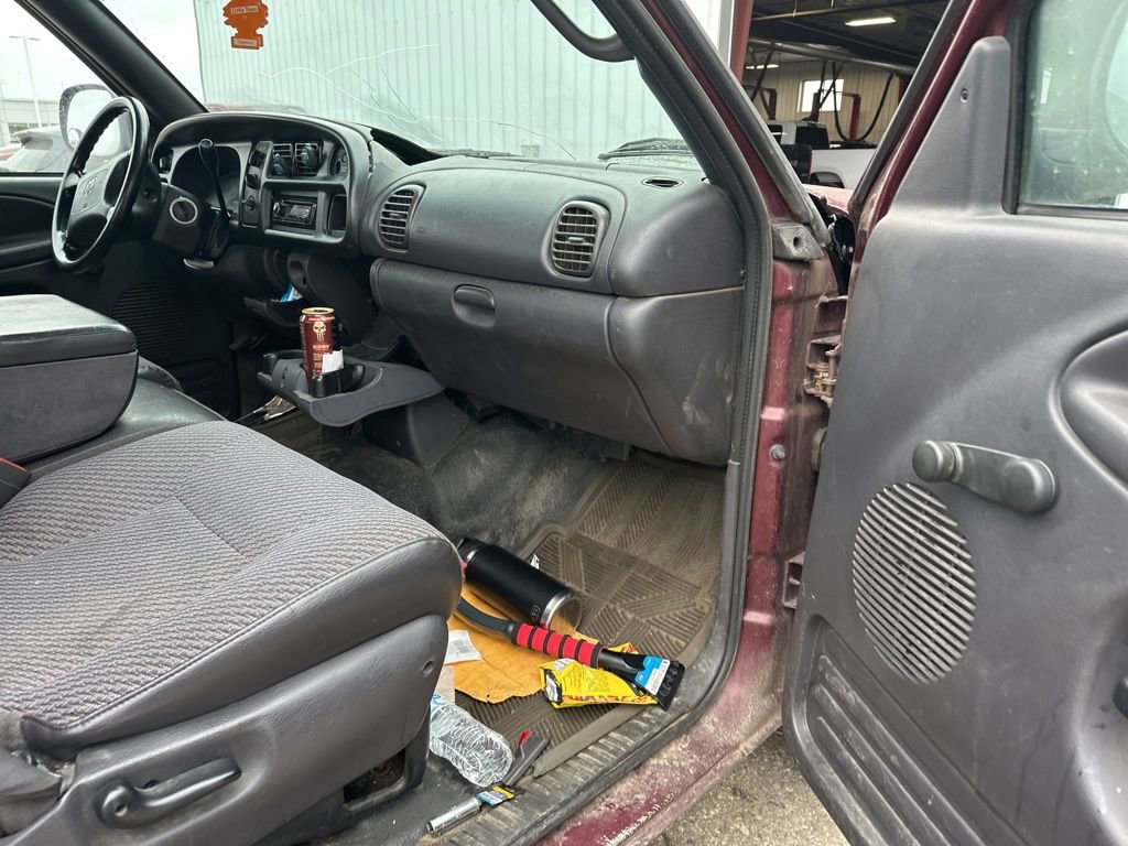 Used 2001 Dodge Ram 1500 Truck ST image 26