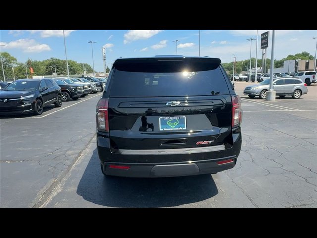 Certified 2023 Chevrolet Suburban RST w/ Luxury Package AWD/4WD image 7