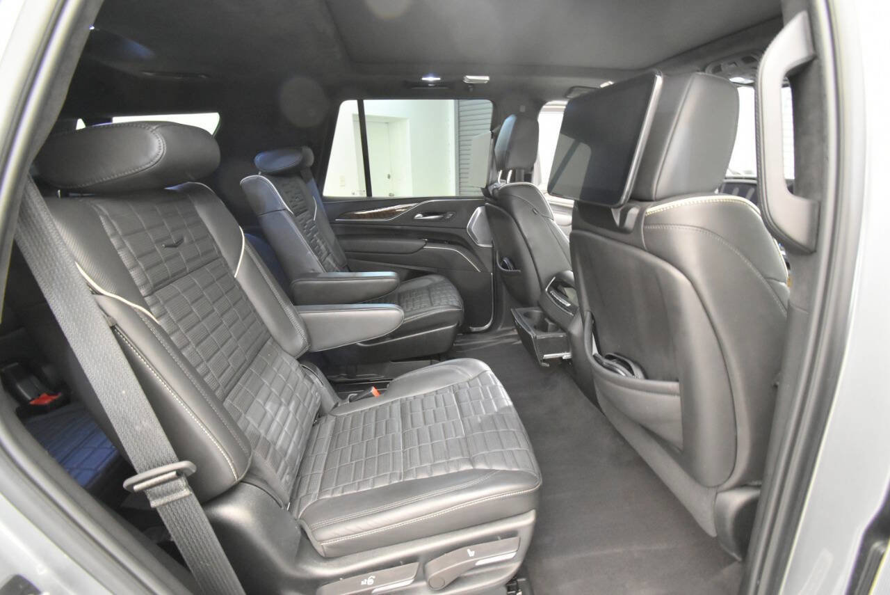 Used 2023 Cadillac Escalade Sport Platinum w/ LPO, ONYX Package AWD/4WD image 24