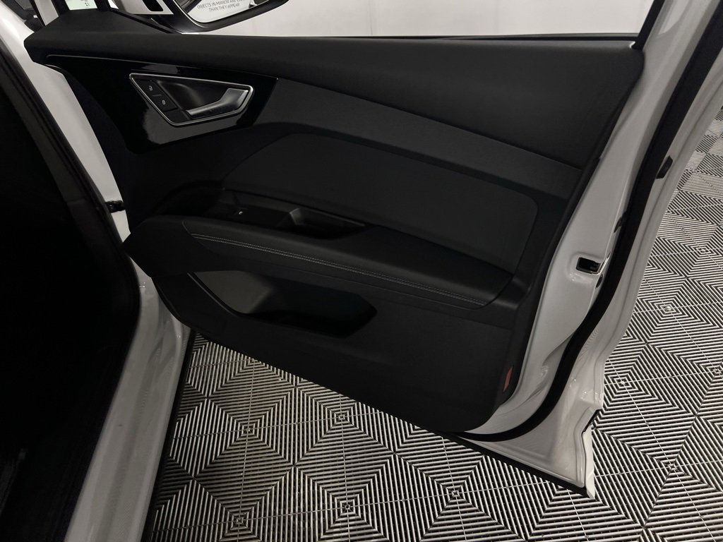 Used 2024 Audi Q4 e-tron Premium Plus w/ Premium Plus image 42