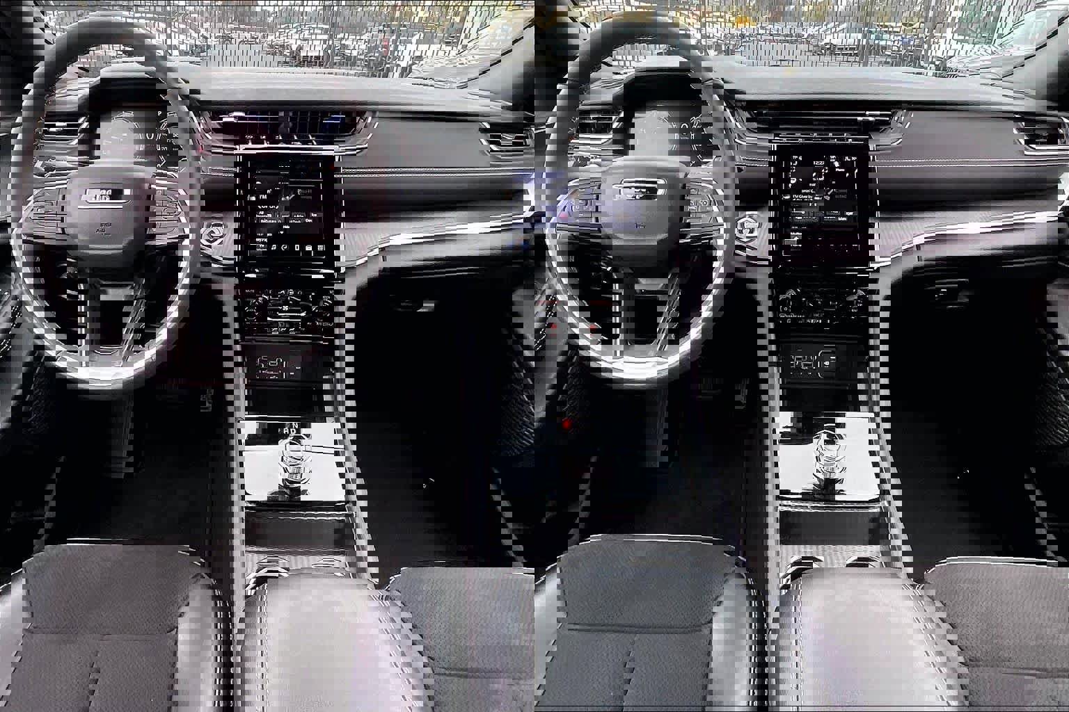 Used 2024 Jeep Grand Cherokee Altitude image 16