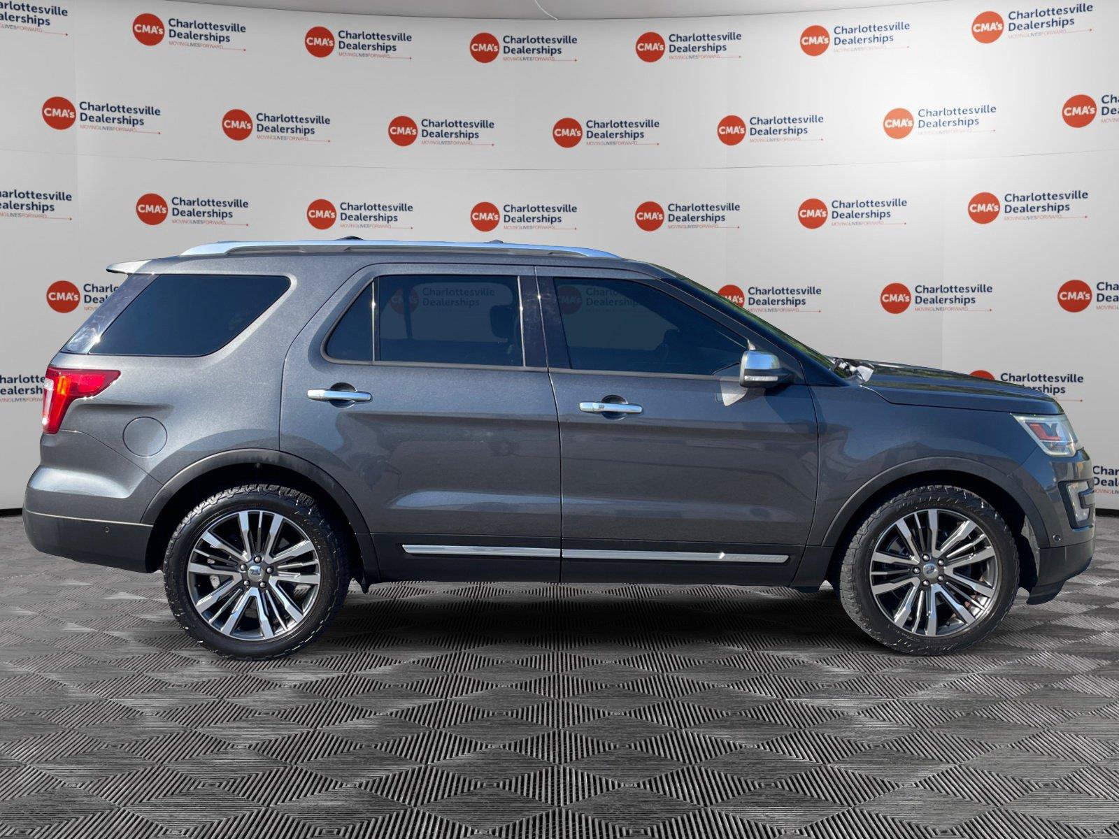 Used 2016 Ford Explorer Platinum AWD/4WD image 6