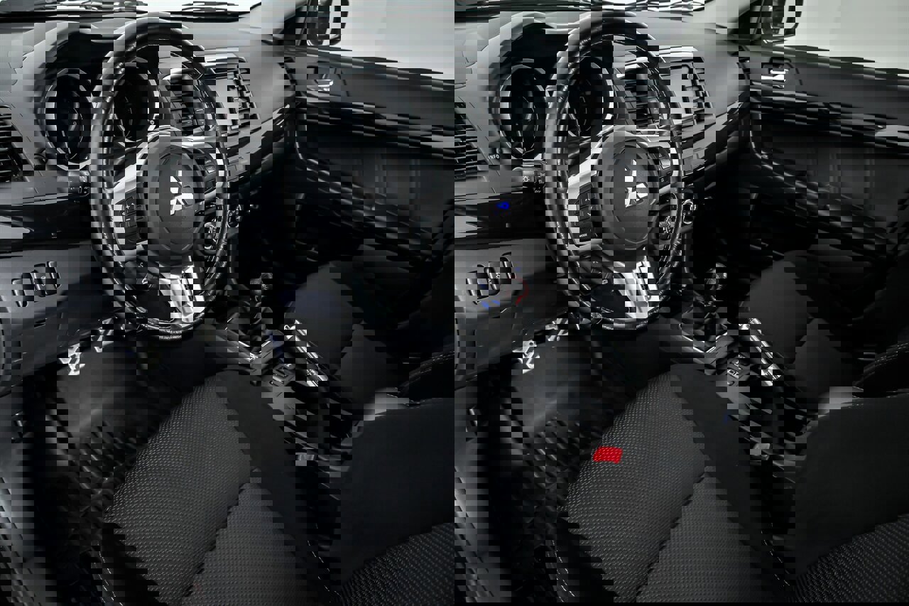 Used 2015 Mitsubishi Lancer Evolution GSR image 19