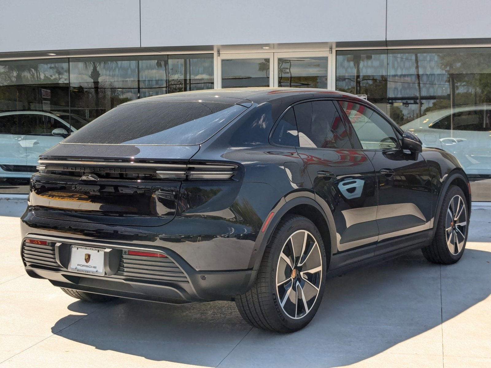 New 2024 Porsche Macan 4 Electric image 8