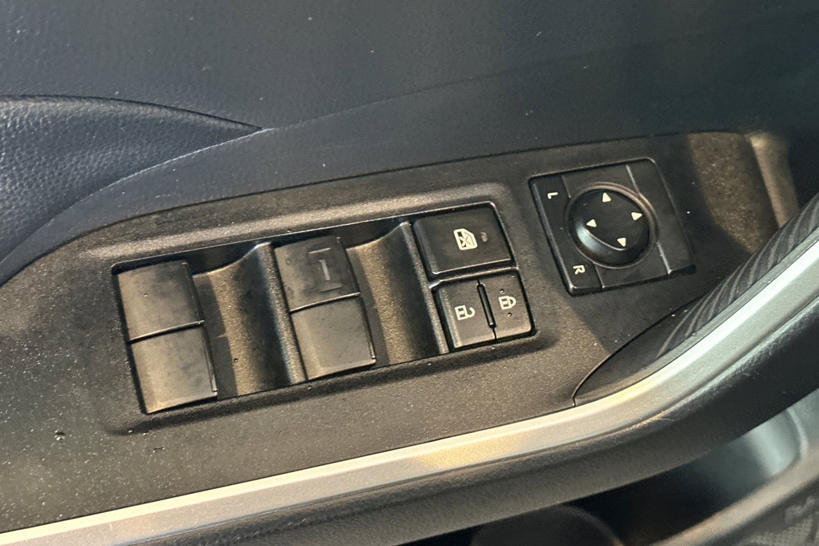 Used 2025 Toyota RAV4 LE image 13