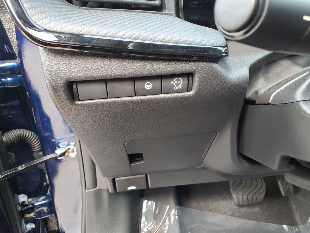 New 2027 Nissan Kicks SR w/ Cold Weather Package FWD image 20