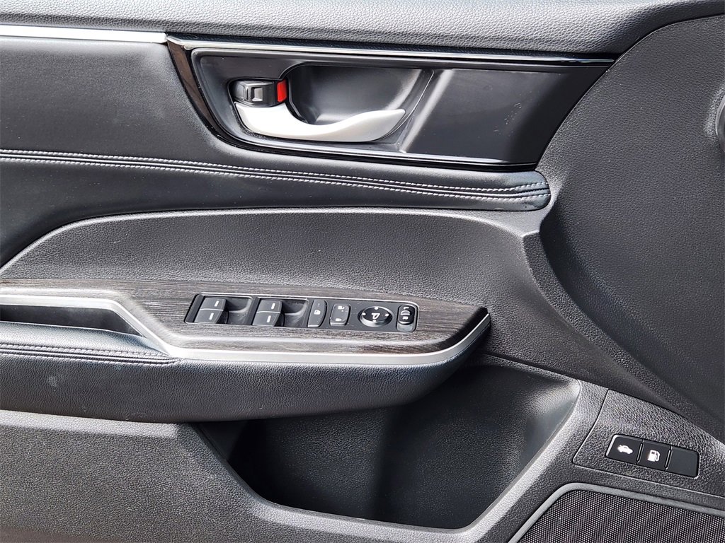 Used 2018 Honda Clarity Plug-In Hybrid image 3