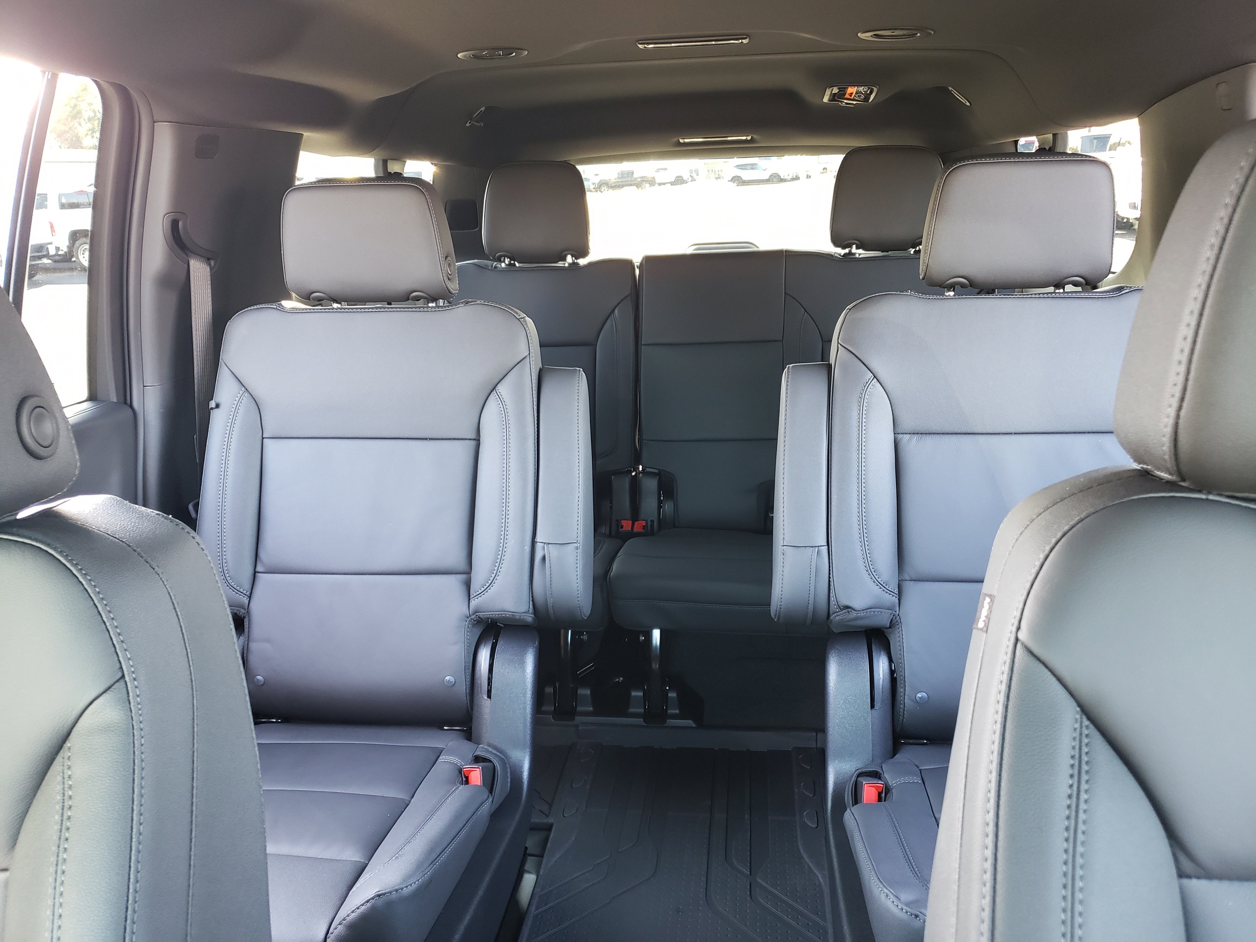 New 2026 Chevrolet Suburban LT w/ Comfort Package image 33