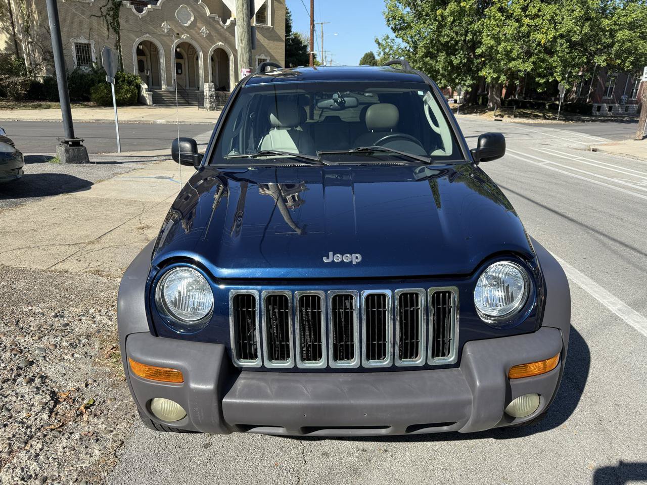 Used 2004 Jeep Liberty Limited w/ 17" Chrome Wheel & Tire Group AWD/4WD image 8