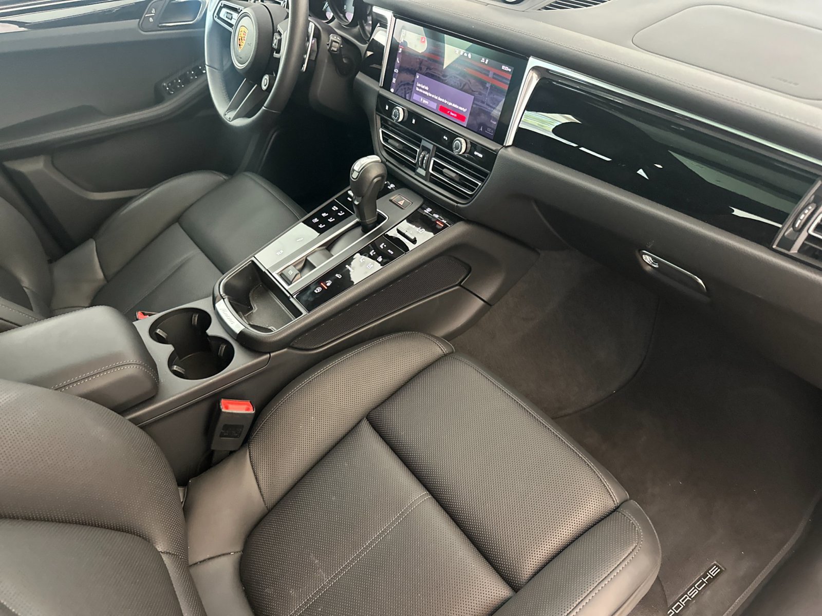Used 2026 Porsche Macan Turbo AWD/4WD image 16