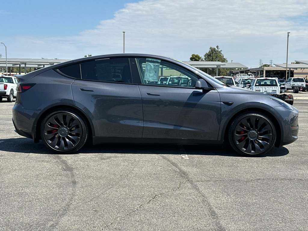 Used 2022 Tesla Model Y Performance AWD/4WD image 2
