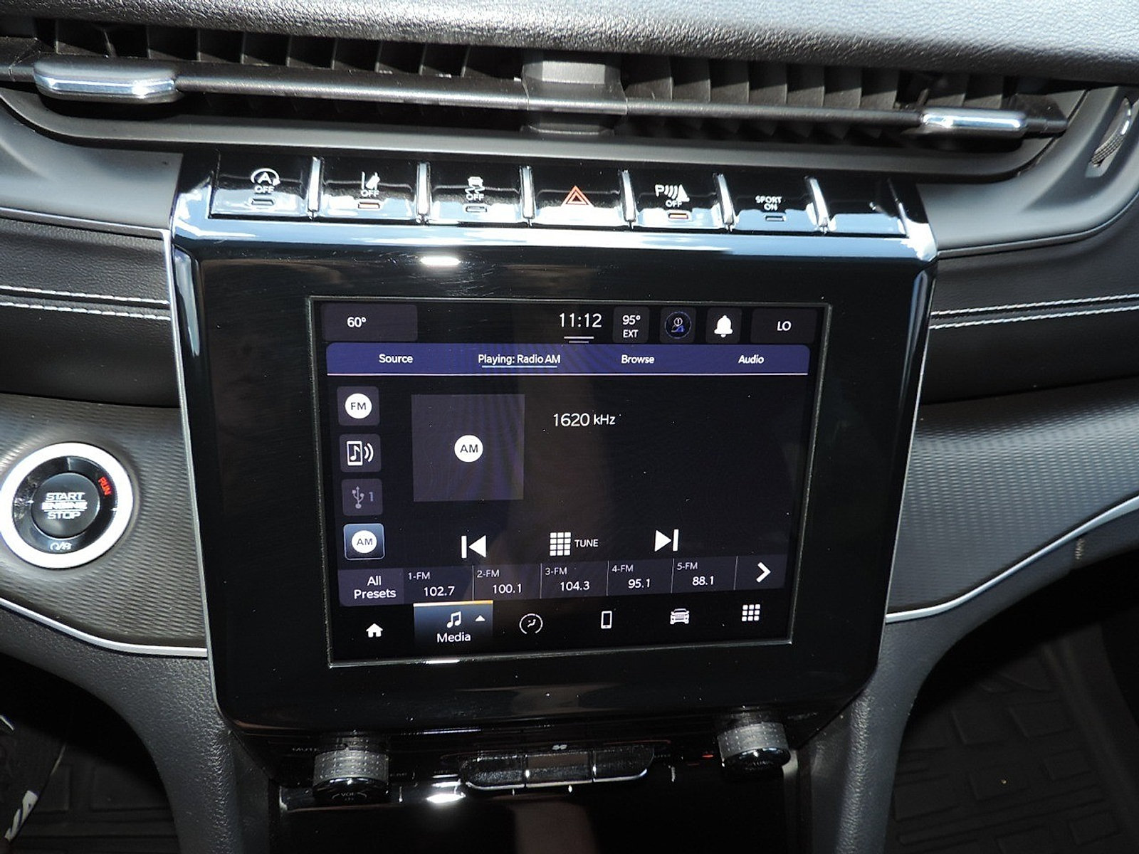 Used 2025 Jeep Grand Cherokee L Laredo RWD image 21