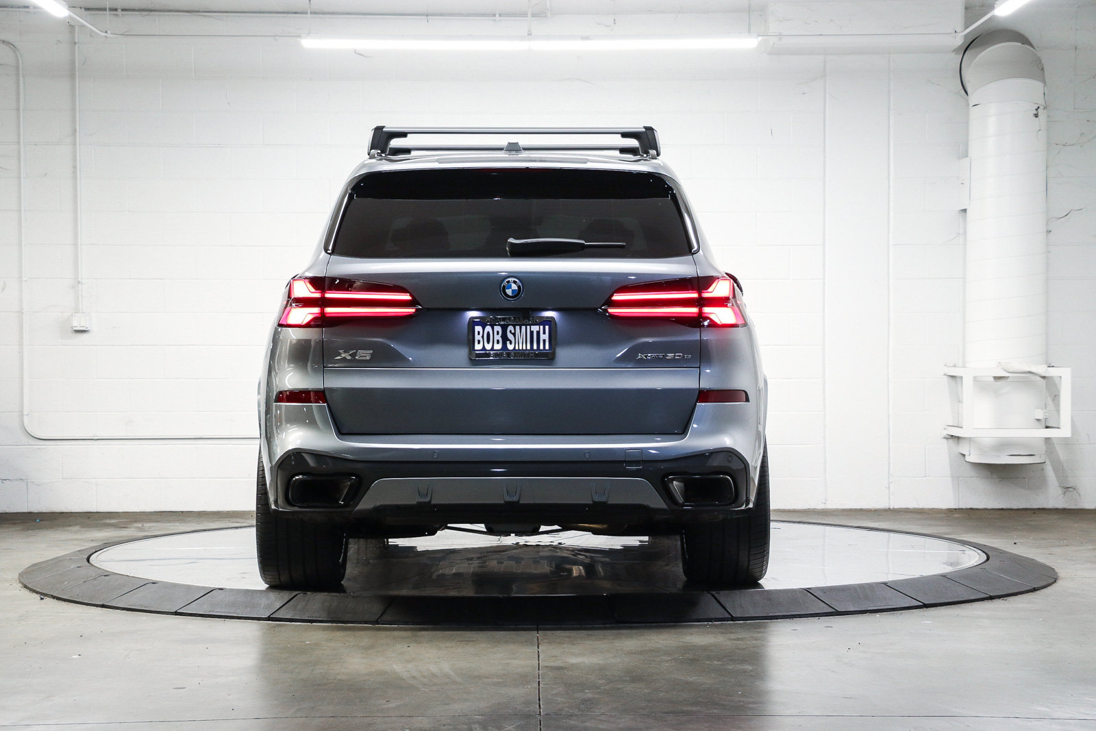Used 2025 BMW X5 xDrive50e w/ Executive Package AWD/4WD image 5