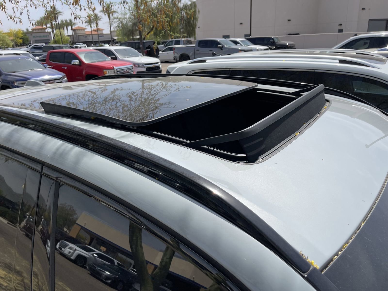 Used 2025 BMW X5 sDrive40i w/ M Sport Package image 4