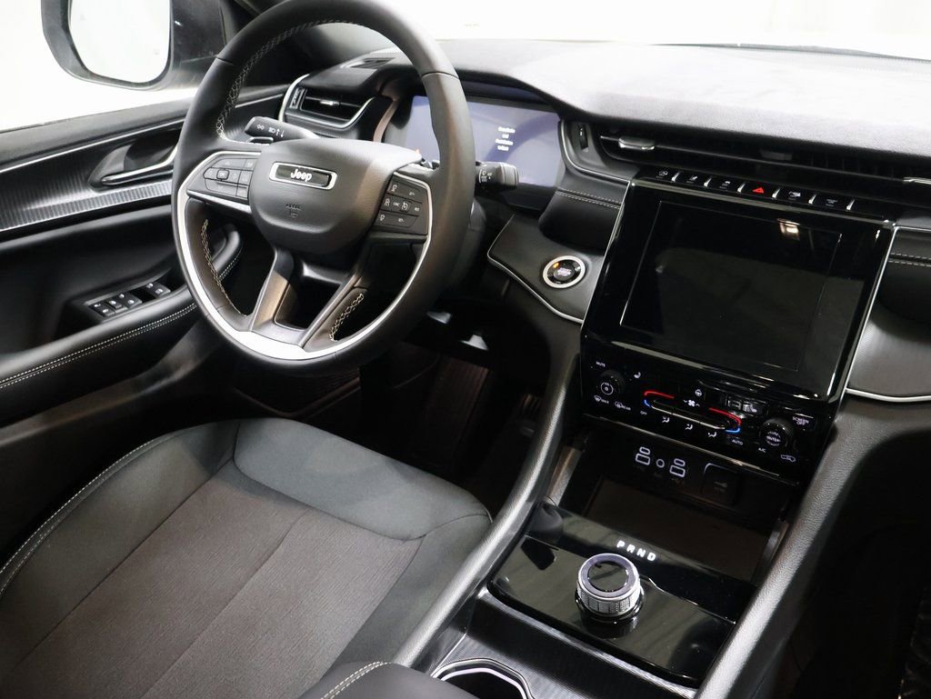 New 2025 Jeep Grand Cherokee Laredo X image 21