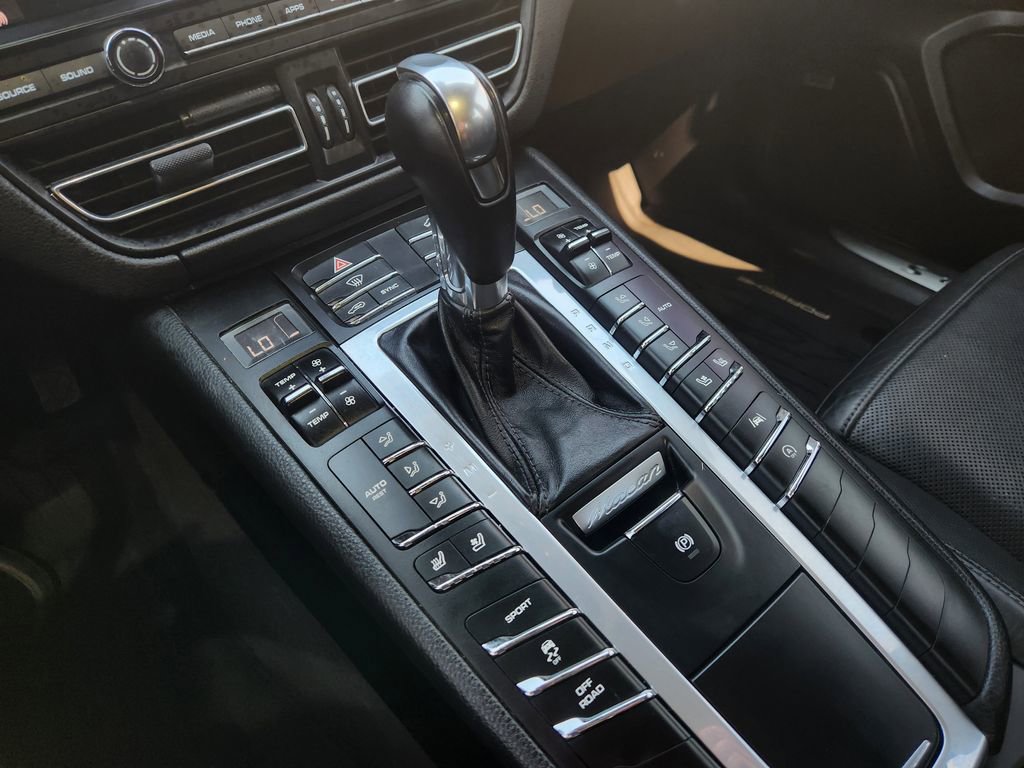 Used 2020 Porsche Macan S image 23