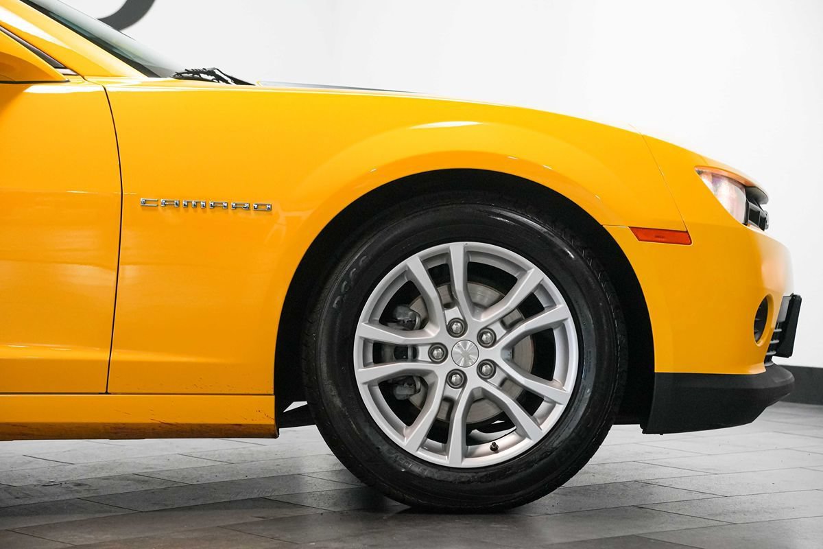 Used 2014 Chevrolet Camaro LS RWD image 9