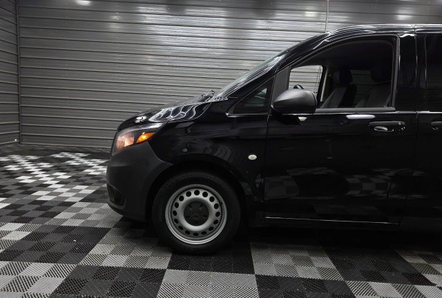 Used 2018 Mercedes-Benz Metris Passenger image 36