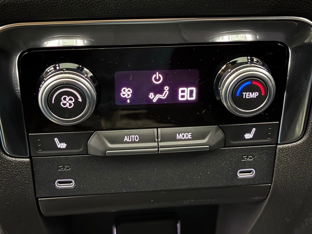 New 2026 GMC Yukon Denali w/ Sun & Power Step Package image 6