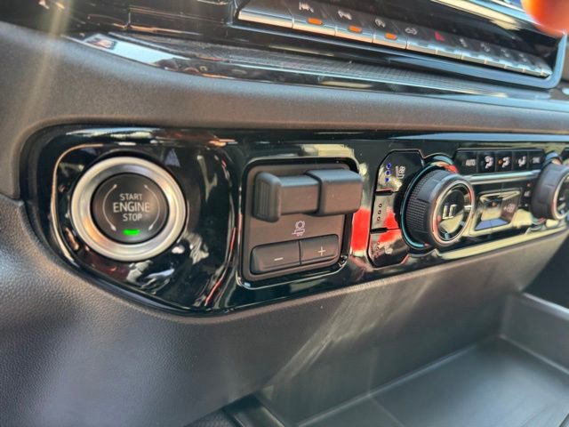 Used 2025 Chevrolet Silverado 1500 ZR2 w/ Technology Package AWD/4WD image 22