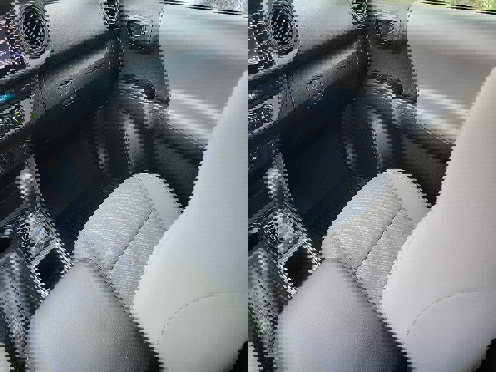 Used 2022 Toyota Tacoma SR w/ SX Package image 16