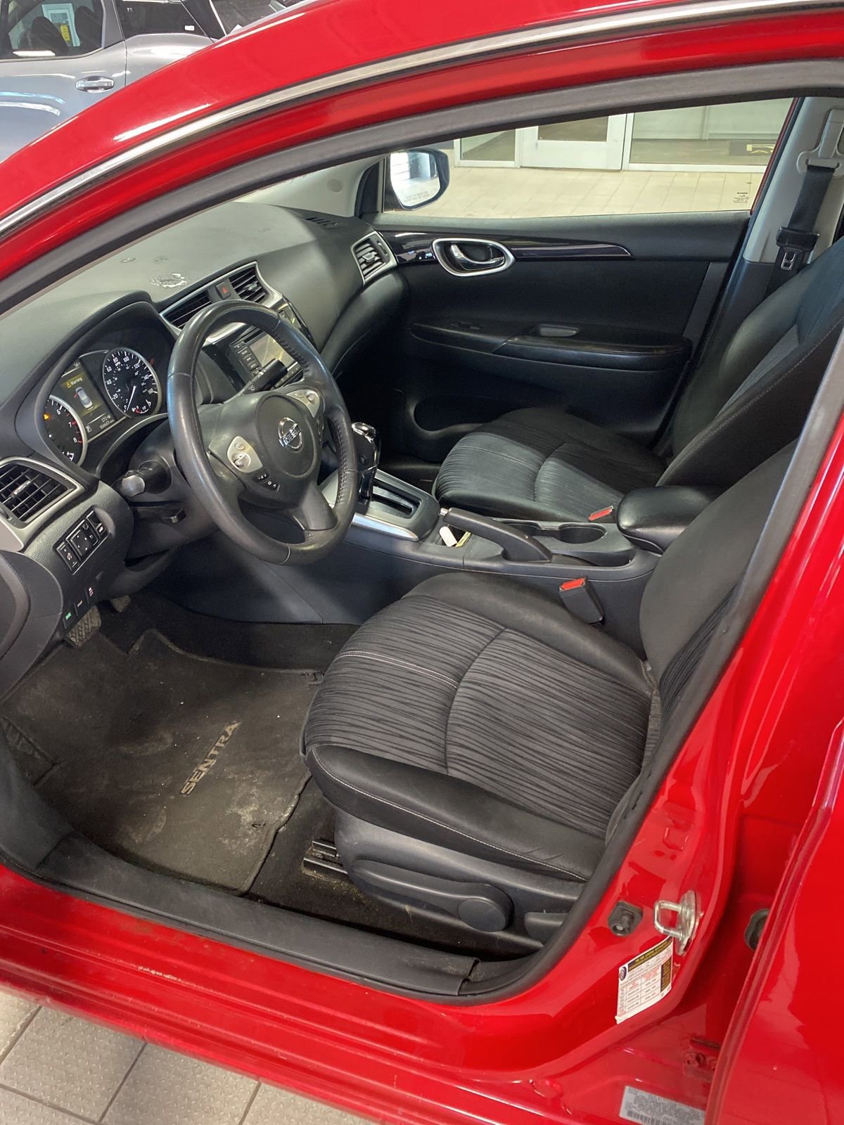 Used 2017 Nissan Sentra SV w/ Style Package image 5