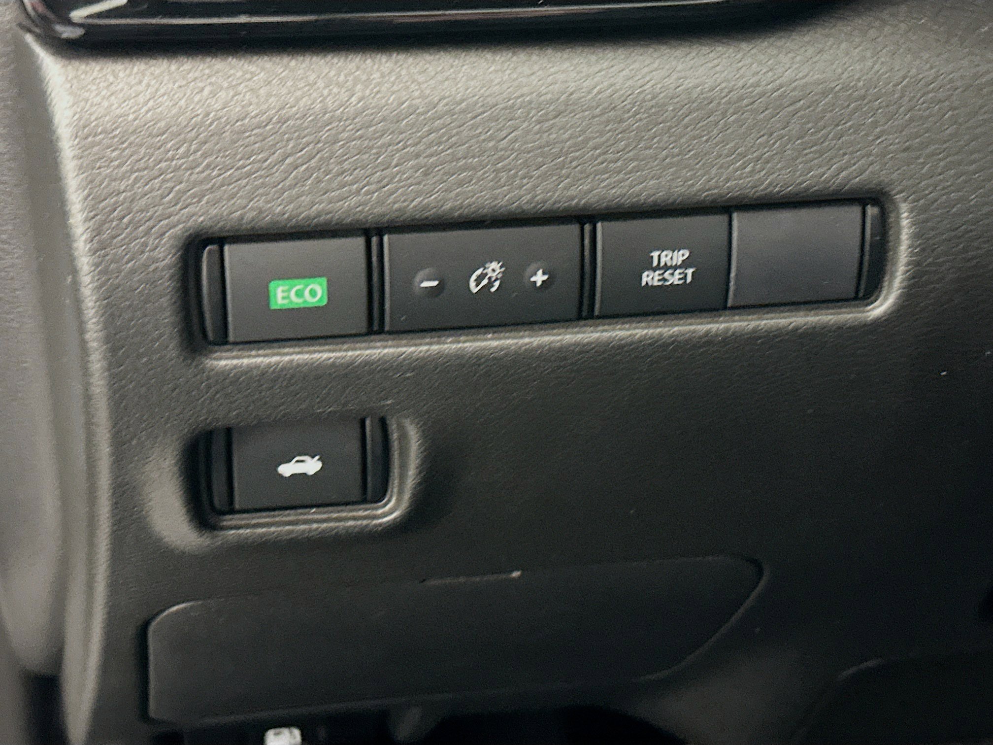 Used 2024 Nissan Sentra SV FWD image 17