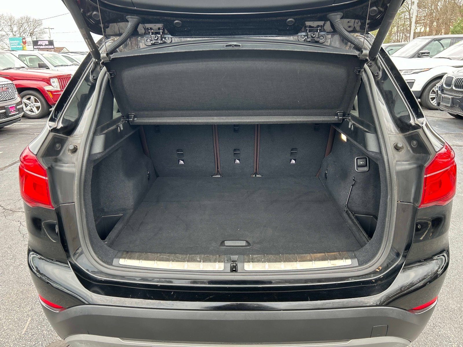 Used 2018 BMW X1 xDrive28i w/ Convenience Package AWD/4WD image 13
