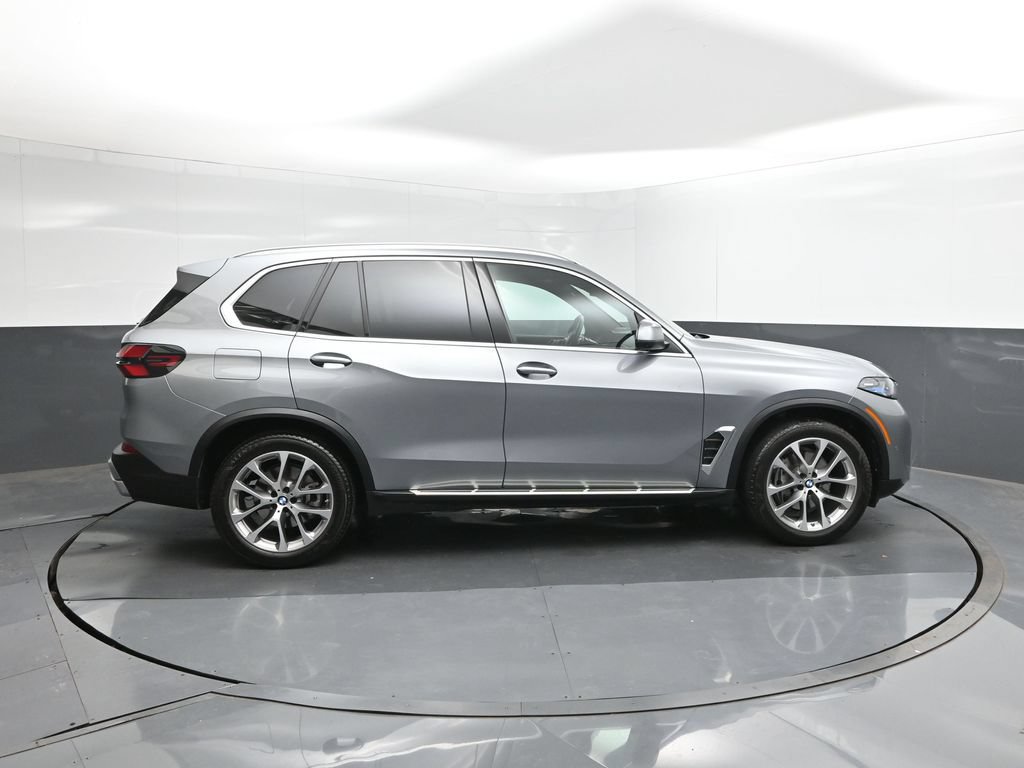 Used 2025 BMW X5 sDrive40i w/ Climate Comfort Package RWD image 11