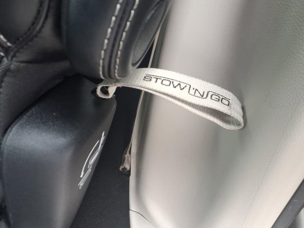 Used 2023 Chrysler Pacifica Touring-L image 28